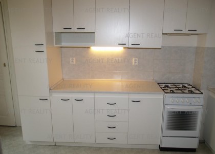 Pronájem velkého bytu 3+1,110m2 v čínžovním domě v P7-Holešovice.