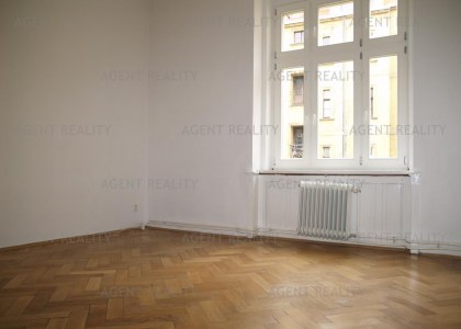 Pronájem velkého bytu 3+1,110m2 v čínžovním domě v P7-Holešovice.