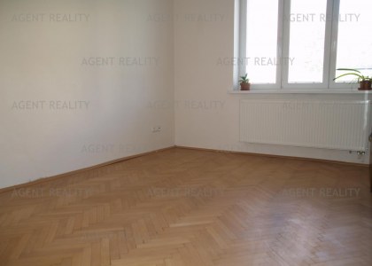 Pronájem rekonstruovaného bytu 3+1,100m2 nadaleko matra A-Želivského v P10-Vršovice.