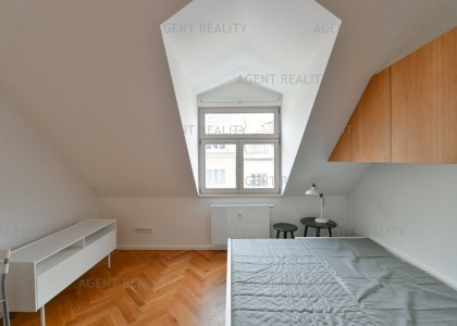 Pronájem bytu 1+kk, 28 m², ulice Šlikova, P6-Břevnov