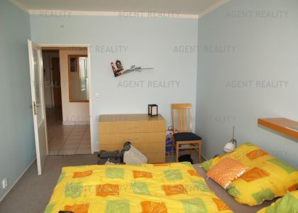 Pronájem bytu v novostavbě 2+kk,61m2 s balkonem a garážovým staním u metra JinoniceP5-Jinonice.