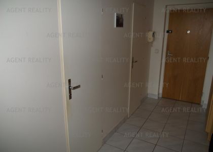 Pronájem bytu v novostavbě 2+kk,61m2 s balkonem a garážovým staním u metra JinoniceP5-Jinonice.