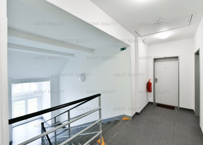Pronájem bytu 1+kk, 36m2, ulice V Závětří P7 - Holešovice