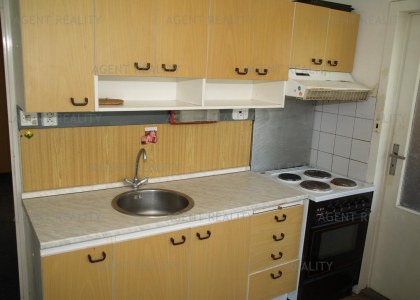 Pronájem velkého bytu v panlovém domě 4+1, 100m2 nedaleko Prokopského údolí P5-Barandov