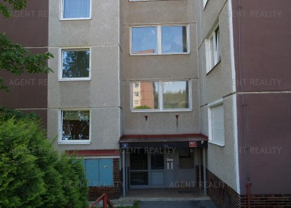 Pronájem velkého bytu v panlovém domě 4+1, 100m2 nedaleko Prokopského údolí P5-Barandov