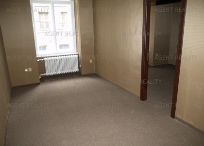 Pronájem nově luxusně rekonstrovaného kancelářského celku 133m2 v centru Prahy.