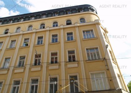 Pronájem nově luxusně rekonstrovaného kancelářského celku 133m2 v centru Prahy.