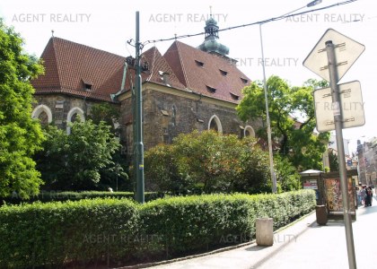 Pronájem nově luxusně rekonstrovaného kancelářského celku 133m2 v centru Prahy.