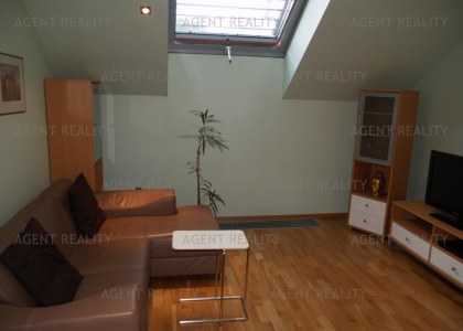 Pronájem moderního bytu 2+kk,48m2 v novostavbě Korunní dvůr nedaleko metra stanice Flora.