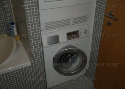 Pronájem moderního bytu 2+kk,48m2 v novostavbě Korunní dvůr nedaleko metra stanice Flora.