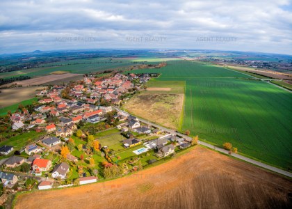 Prodej stavebního pozemku 186/70, 840m2, Slaný - Dolín