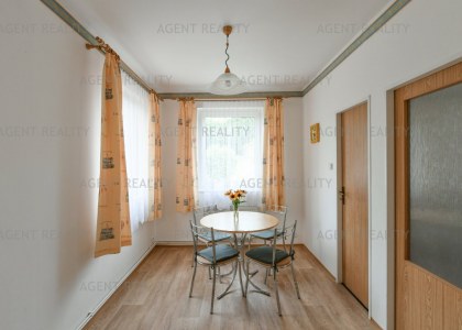 Pronájem bytu 2+1, 70 m2, ulice Karlovarská P6-Řepy.