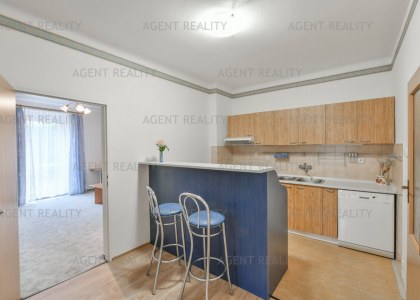 Pronájem bytu 2+1, 70 m2, ulice Karlovarská P6-Řepy.
