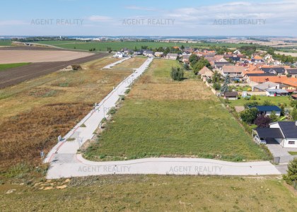 Prodej stavebního pozemku 186/77, 830m2, Slaný - Dolín