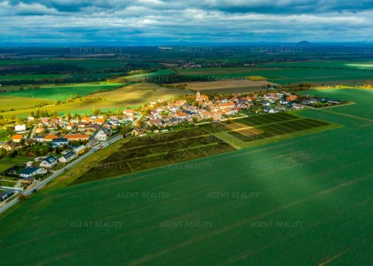 Prodej stavebního pozemku 186/80, 818m2, Slaný - Dolín