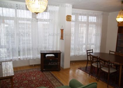 Pronájem bytu 3+kk, 80 m2 se zimní zahradou v novostavbě u stanice M Želivského v P10- Vinohrady.