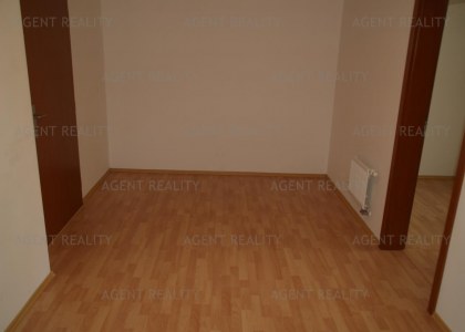 Pronájem velkého bytu 5+kk ve viladomě novostavby s garáží a zahradou P6-Ruzyně.