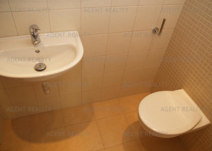 Pronájem nové a vybavené kanceláře 40m2 v rekostruovaném domě P2-Vinohrady.
