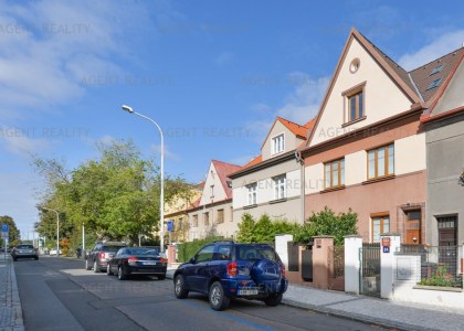 Pronájem bytu 3+kk, 70m2,  ulice 8.listopadu, P6-Břevnov.