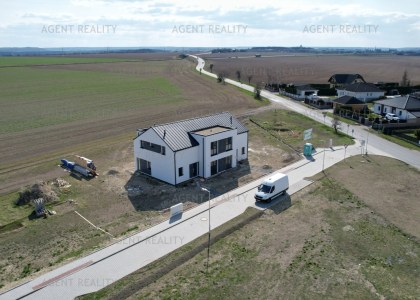 Prodej domu 186/60BB, 6+kk, 141m2, Slaný - Dolín