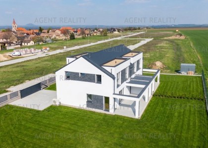 Prodej domu, 5+kk, 141m2, Slaný - Dolín