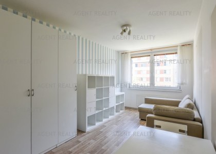 Prodej bytu 1+kk, 25 m2, ulice Hnězděnská, Praha 8 - Troja