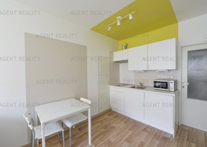 Prodej bytu 1+kk, 25 m2, ulice Hnězděnská, Praha 8 - Troja