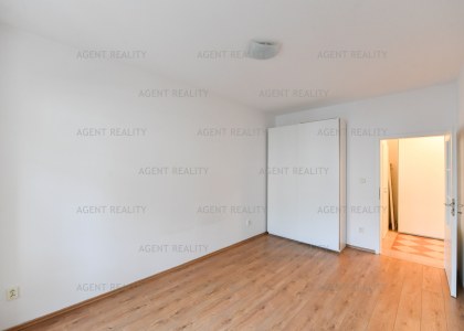 Pronájem bytu 2+kk, 57m2 s balkonem, ulice Slavníkova, Praha - Břevnov