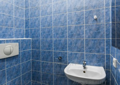 Pronájem bytu 2+kk, 57m2 s balkonem, ulice Slavníkova, Praha - Břevnov