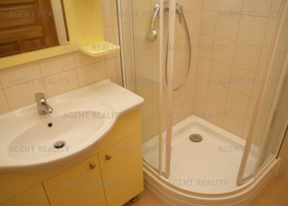Pronájem nového bytu 2+kk, 43m2 v čínžovním domě s recepcí v P2-Vynohrady.