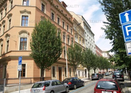 Pronájem nového bytu 2+kk, 43m2 v čínžovním domě s recepcí v P2-Vynohrady.