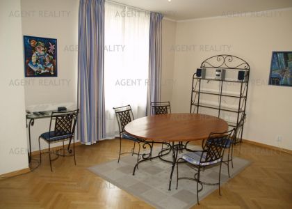 Pronájem zařízeného apartmánu 2+kk,75m2 v činžovním domě rezidence Masaryk P2-Vinohrady.