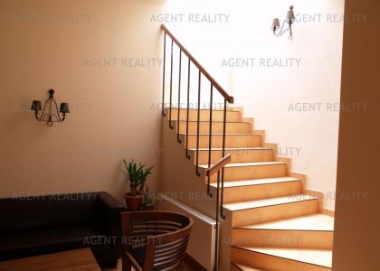 Pronájem zařízeného apartmánu 2+kk,75m2 v činžovním domě rezidence Masaryk P2-Vinohrady.