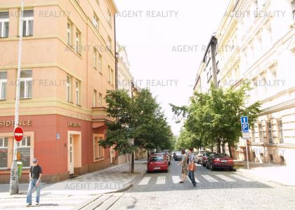 Pronájem zařízeného apartmánu 2+kk,75m2 v činžovním domě rezidence Masaryk P2-Vinohrady.