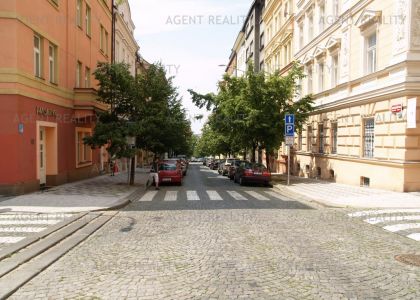Pronájem zařízeného apartmánu 2+kk,75m2 v činžovním domě rezidence Masaryk P2-Vinohrady.