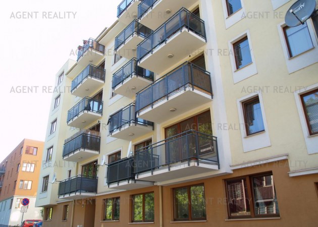 Pronájem pěkného bytu 3+kk, 83m2 s předzahrádkou a parkovacím stáním v P5-Smíchov