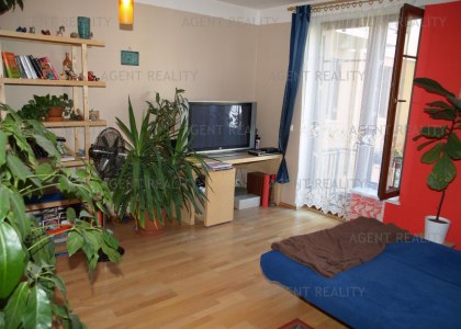 Pronájem pěkného bytu 3+kk, 83m2 s předzahrádkou a parkovacím stáním v P5-Smíchov