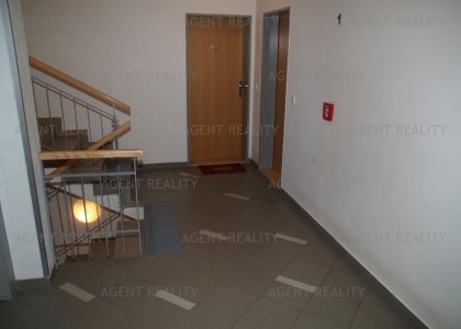 Pronájem pěkného bytu 3+kk, 83m2 s předzahrádkou a parkovacím stáním v P5-Smíchov