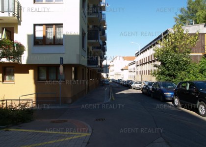 Pronájem pěkného bytu 3+kk, 83m2 s předzahrádkou a parkovacím stáním v P5-Smíchov