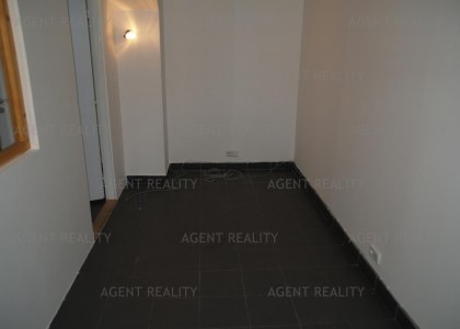 Pronájem nebytových prostor 5+1,164m2 v suterénu rohového čižovního domu u parku Latná P7-Letná