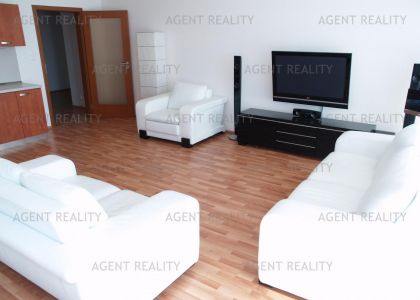 Pronájem luxusního bytu 3+kk,83m2 s lodžíí a balkonem s parkovacím stáním v novostavbě P5-Jinonice