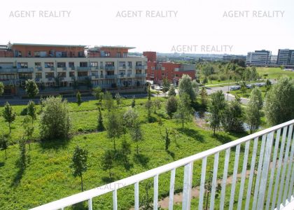 Pronájem luxusního bytu 3+kk,83m2 s lodžíí a balkonem s parkovacím stáním v novostavbě P5-Jinonice