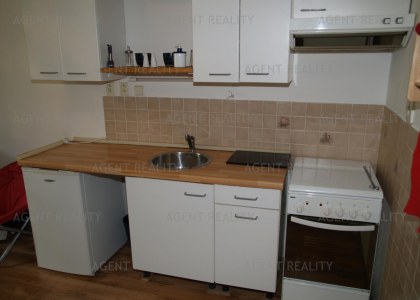 Pronájem  zařízeného bytu 2+kk,48m2 v činžovním domě P2-Vinohrady