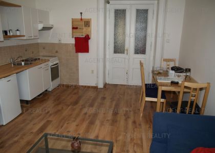 Pronájem  zařízeného bytu 2+kk,48m2 v činžovním domě P2-Vinohrady