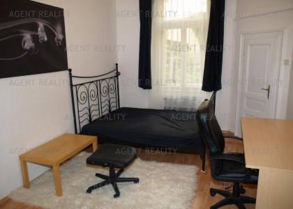 Pronájem  zařízeného bytu 2+kk,48m2 v činžovním domě P2-Vinohrady