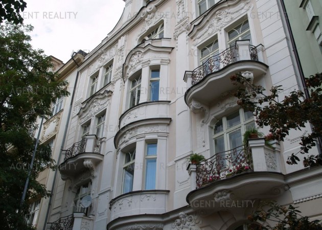 Pronájem  zařízeného bytu 2+kk,48m2 v činžovním domě P2-Vinohrady