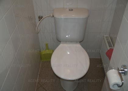 Pronájem pěkného bytu 2+kk, 45m2 v činžovním domě u Riegerových sadů P2-Vinohrady