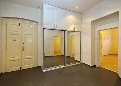 Pronájem pěkného bytu 3+kk, 90m2 po celkové rekonstrukci u Riegerových sadů P2-Vinohrady