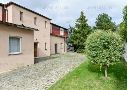 Pronájem bytu 1+1, 45 m2, ulice Karlovarská P6-Řepy.