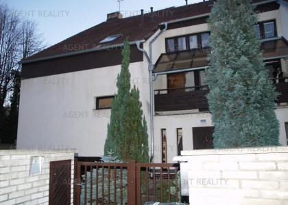 Pronájem zařízeného bytu 3+1 s balkonem a zahradou v P4-Hodkovičky.